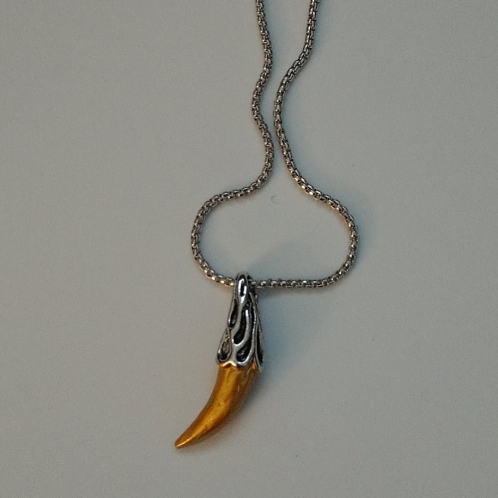 New Stainless Wolf Tooth pendant with Chain - Picture 3 of 14